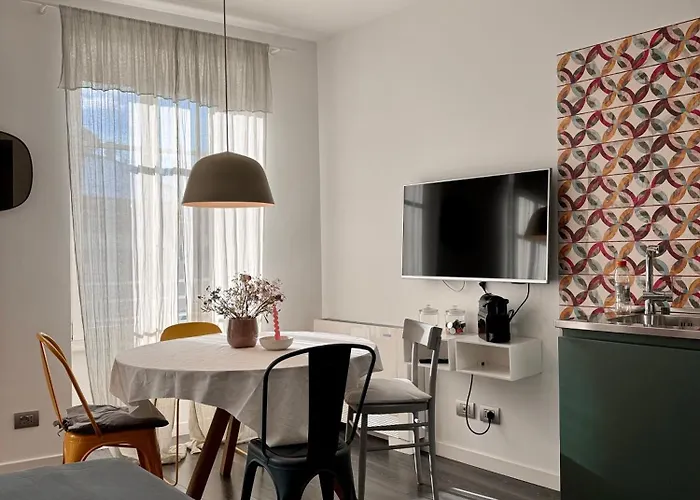 Manciuno Apartment *